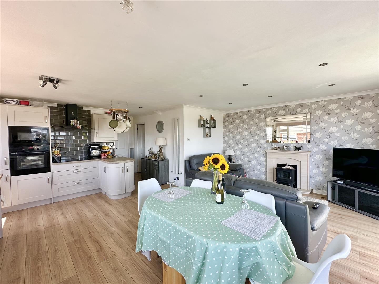 3 bed property in Pine Avenue, Hastings